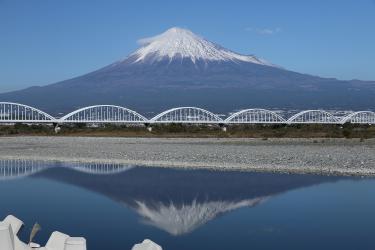 逆さ富士と水管橋